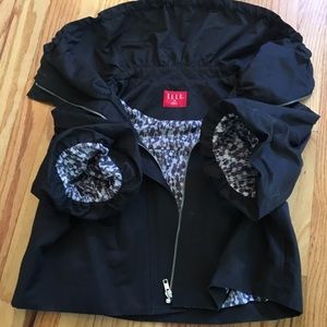 Cute, stylish short puffed dress coat